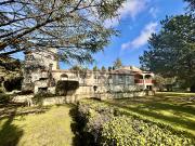 Propriété avec piscine et jardin