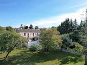 Propriété avec piscine et jardin