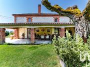 Propriété avec piscine et jardin