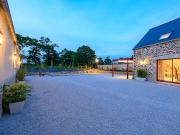 Propriété avec piscine et jardin