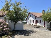 Propriété avec piscine et jardin