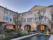 Propriété avec piscine et jardin