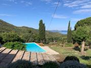 Propriété avec piscine et jardin