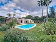 Propriété avec piscine et jardin
