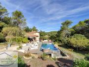 Propriété avec piscine et jardin