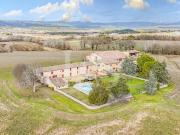 Propriété avec piscine et jardin