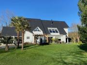 Propriété avec piscine et jardin