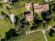 Propriété avec piscine et jardin