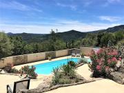 Propriété avec piscine et jardin