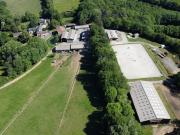 Propriété avec piscine et jardin