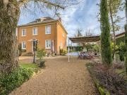 Propriété avec piscine et jardin