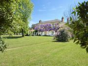 Propriété avec piscine et jardin