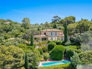 Propriété avec piscine et jardin