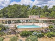 Propriété avec piscine et jardin