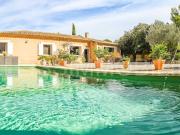 Propriété avec piscine et jardin