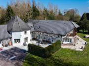 Propriété avec piscine et jardin