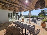 Propriété avec piscine et jardin