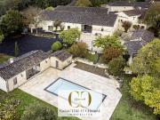 Propriété avec piscine et jardin