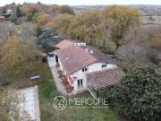 Propriété avec piscine et jardin