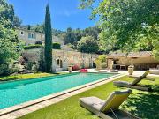 Propriété avec piscine et jardin