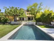 Propriété avec piscine et jardin