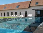 Propriété avec piscine et jardin