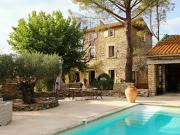 Propriété avec piscine et jardin