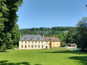 Propriété avec piscine et jardin
