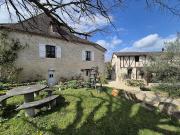 Propriété avec piscine et jardin