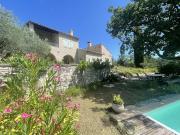 Propriété avec piscine et jardin