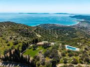 Propriété avec piscine et jardin