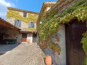 Propriété avec piscine et jardin