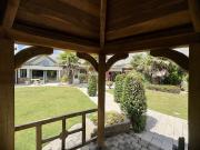 Propriété avec piscine et jardin