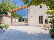 Propriété avec piscine et jardin