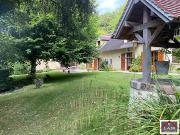 Propriété avec piscine et jardin