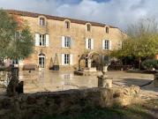 Propriété avec piscine et jardin