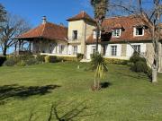 Propriété avec piscine et jardin