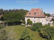 Propriété avec piscine et jardin