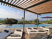 Propriété avec piscine et jardin