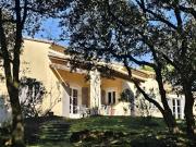 Propriété avec piscine et jardin