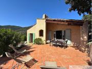 Propriété avec piscine et jardin