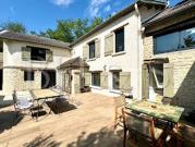 Propriété avec piscine et jardin