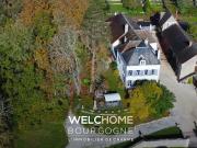 Propriété avec piscine et jardin