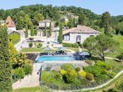 Propriété avec piscine et jardin