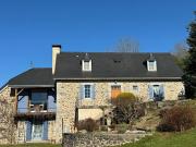 Propriété avec piscine et jardin
