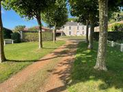 Propriété avec piscine et jardin