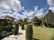 Propriété avec piscine et jardin