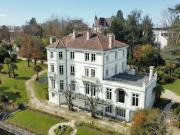 Propriété avec piscine et jardin