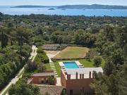 Propriété avec piscine et jardin