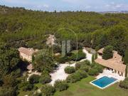 Propriété avec piscine et jardin